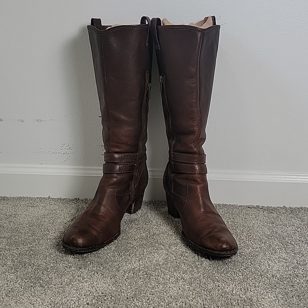 BORN brown block heel knee high boot